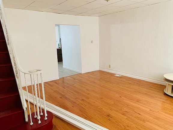 5th image of 2718 S Fairhill St