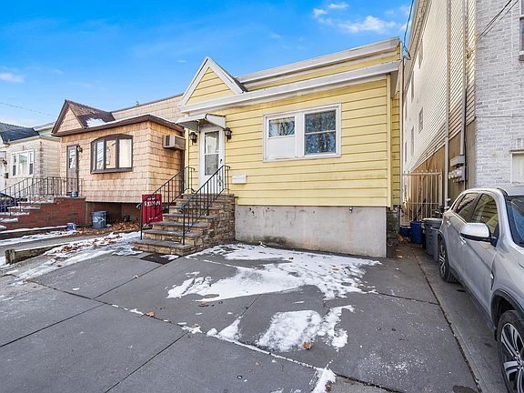 3rd image of 389 Virginia Ave