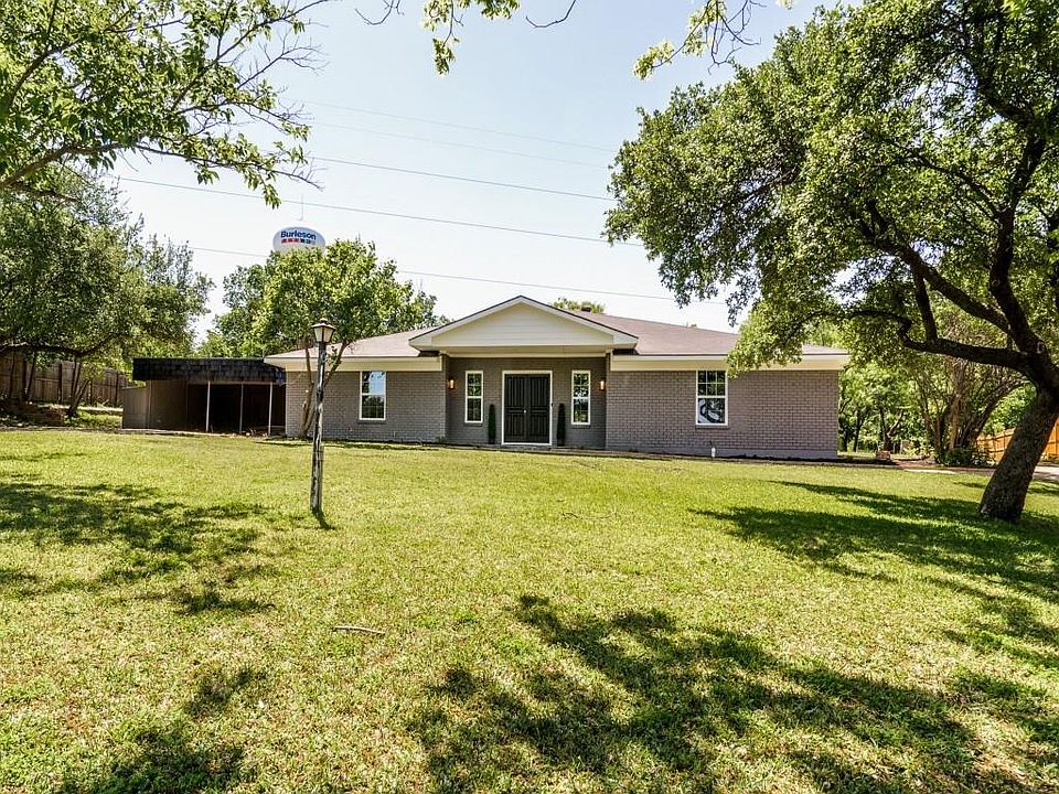 1st image of 208 Lakeaire Dr