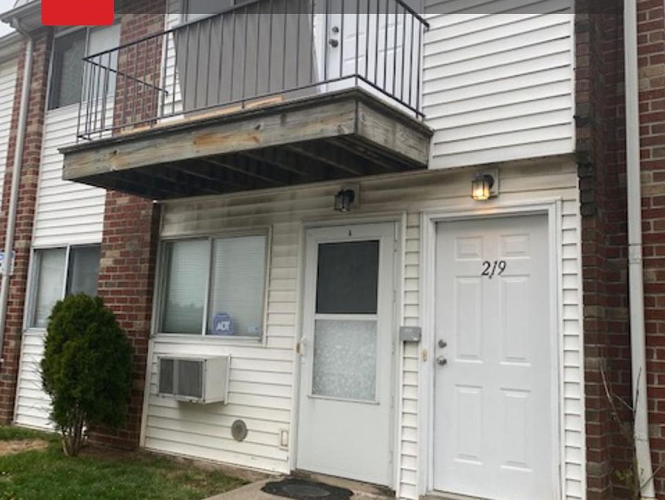 1st image of 219 Maple Pkwy Floor 2