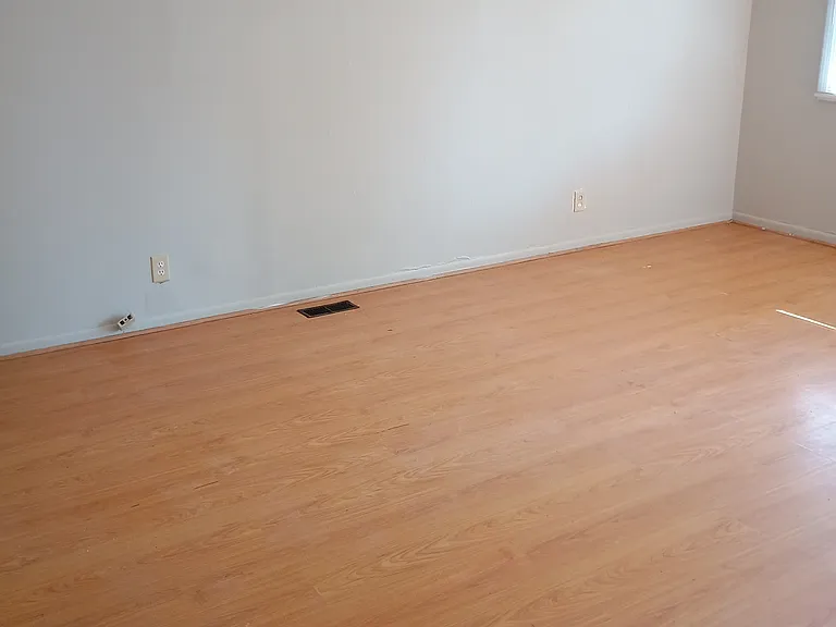 1338 S Pershing Ave — Photo 5