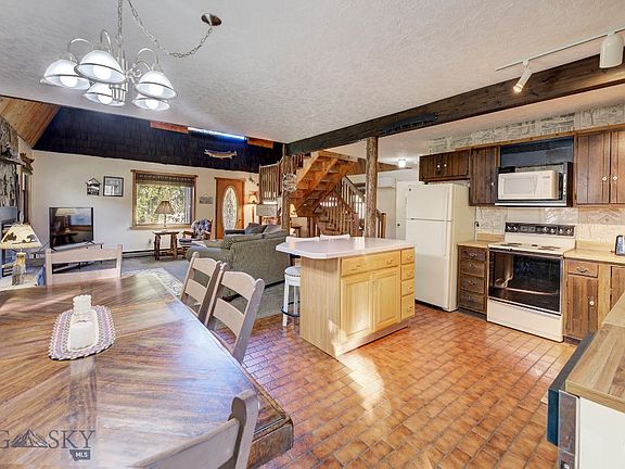 2nd image of 7 Meadow Ln