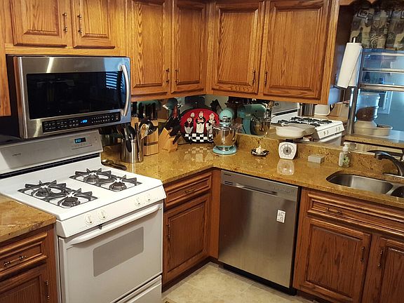5th image of 1323 Sweetwood Blvd