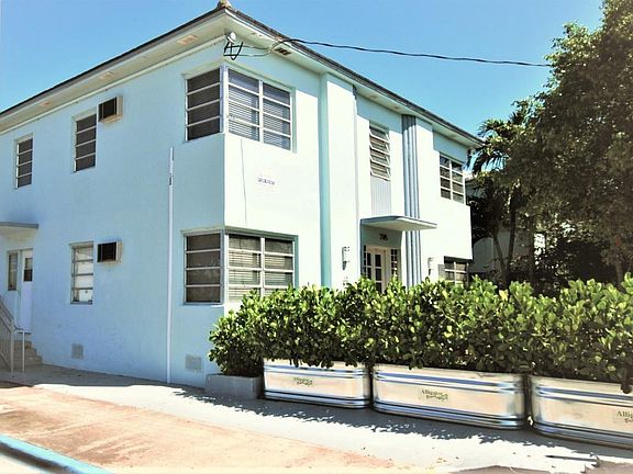 3rd image of 7145 Carlyle Ave APT 12