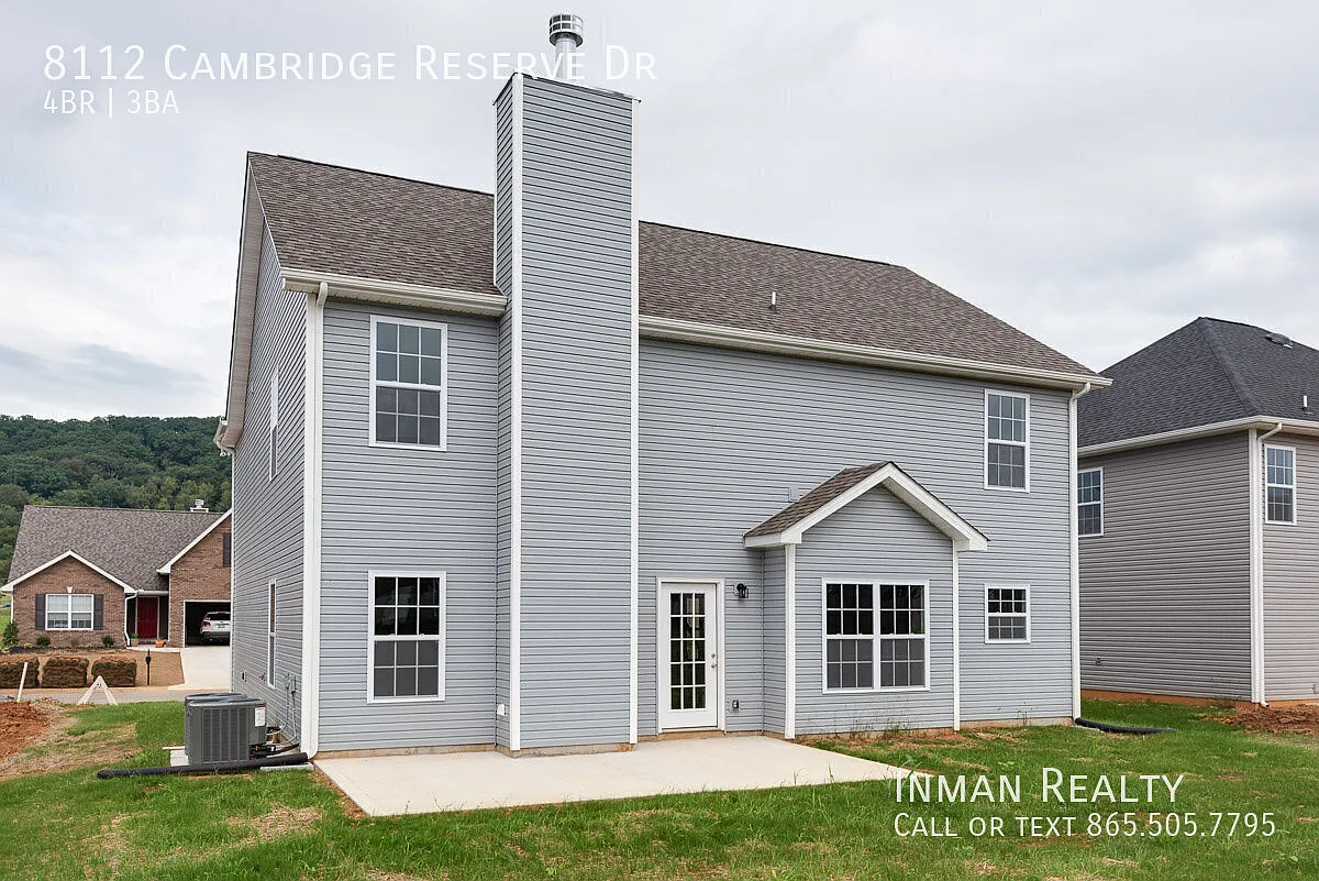 4 bed, 2.5 bath, 2410 sqft, $2,200 — Photo 2