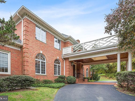 2nd image of 8930 Harvest Square Ct