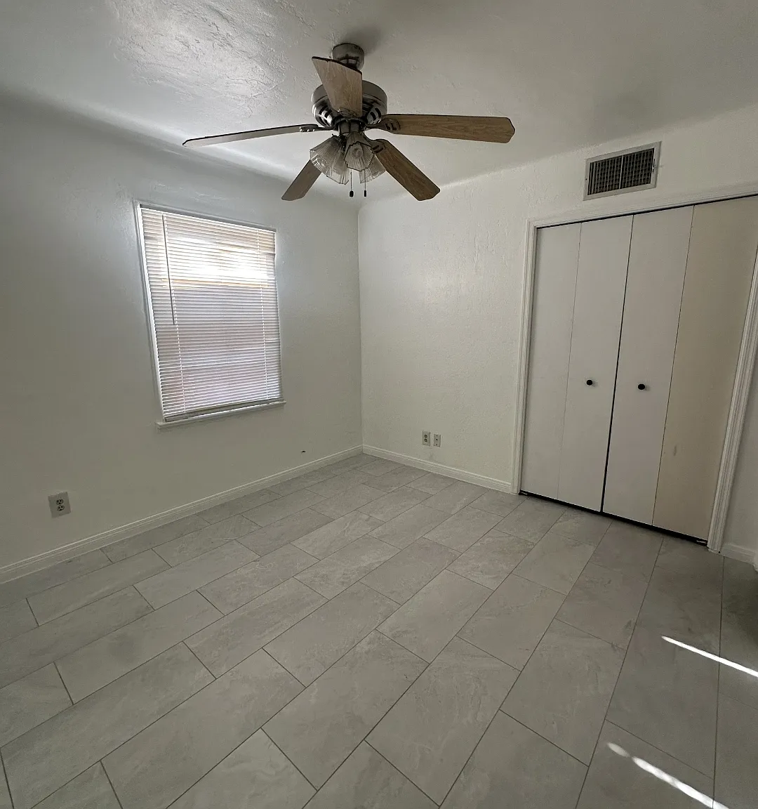2 bed, 1100 sqft, $1,800 — Photo 3