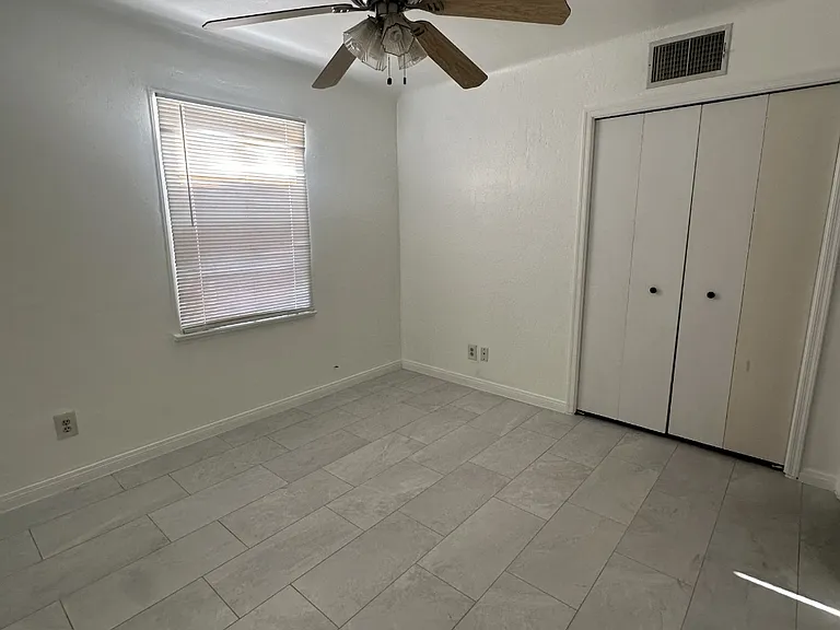 15 E 2nd Ave #1 — Photo 3