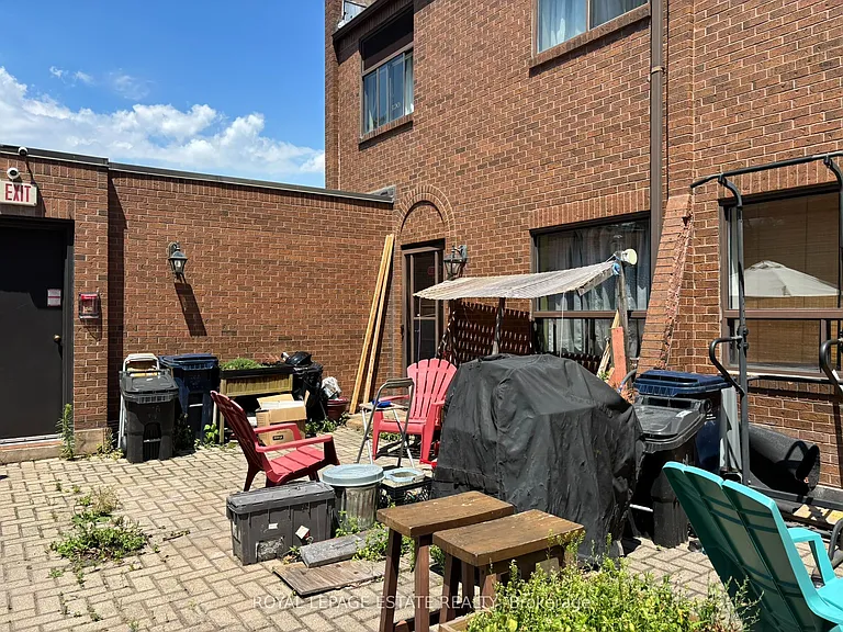 20 Jane St #A — Photo 1