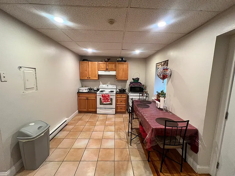 166 Pine St #A — Photo 5