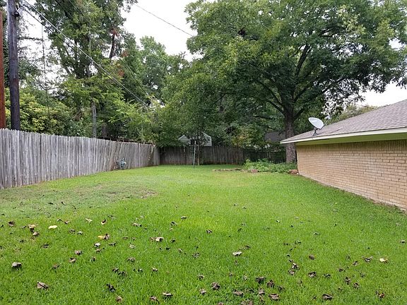 3rd image of 8107 San Leandro Dr