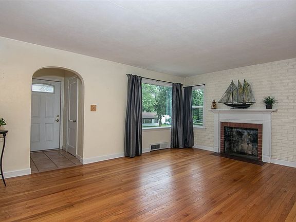 5th image of 2529 Pelham Rd