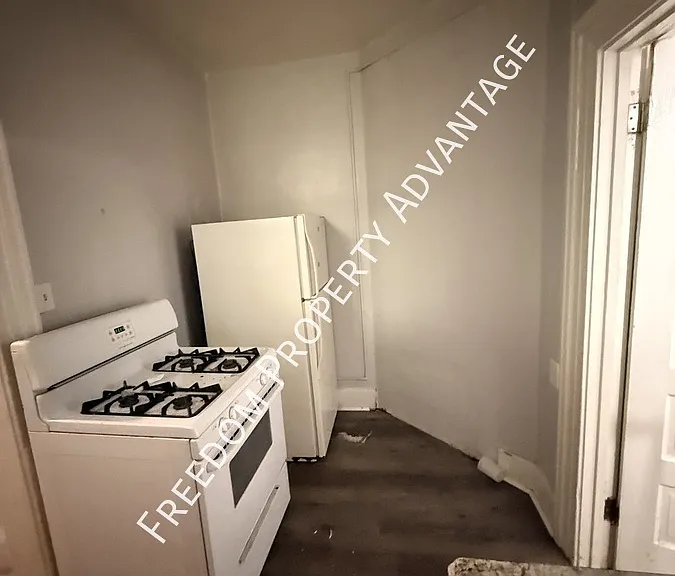 224 N Main St #7 — Photo 1