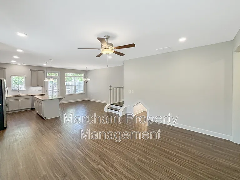 9 Jaycee Ct — Photo 5