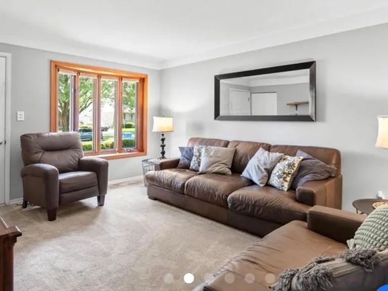 5925 Berwyn St — Photo 2