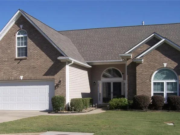 100 Worcester Ln, Easley, SC 29642