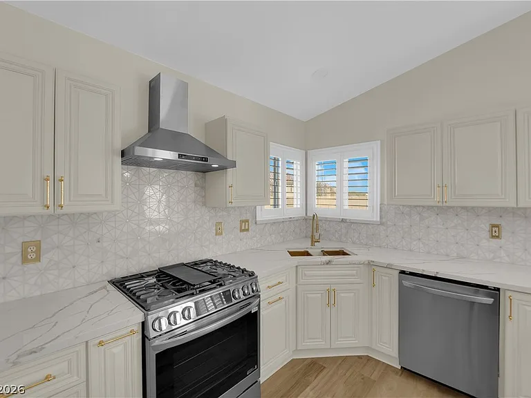 4016 Angel Face St — Photo 15