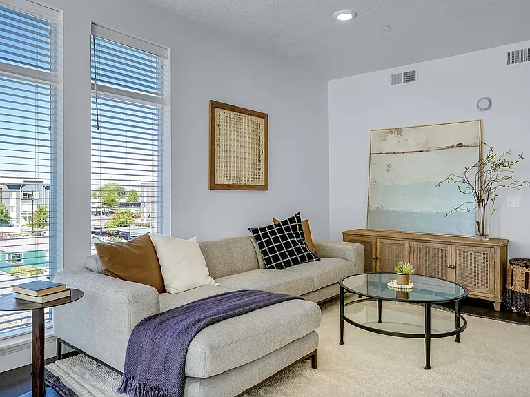 Glenwood_FB_Interior_010
