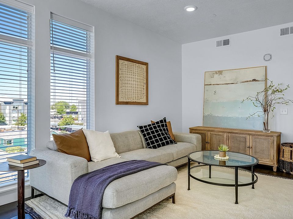 Glenwood_FB_Interior_010