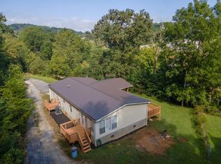 425 Sloan St, Franklin, NC 28734