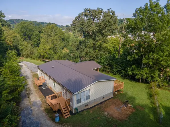 425 Sloan St, Franklin, NC 28734