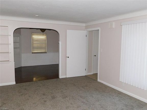 4th image of 10112 Halcyon Dr