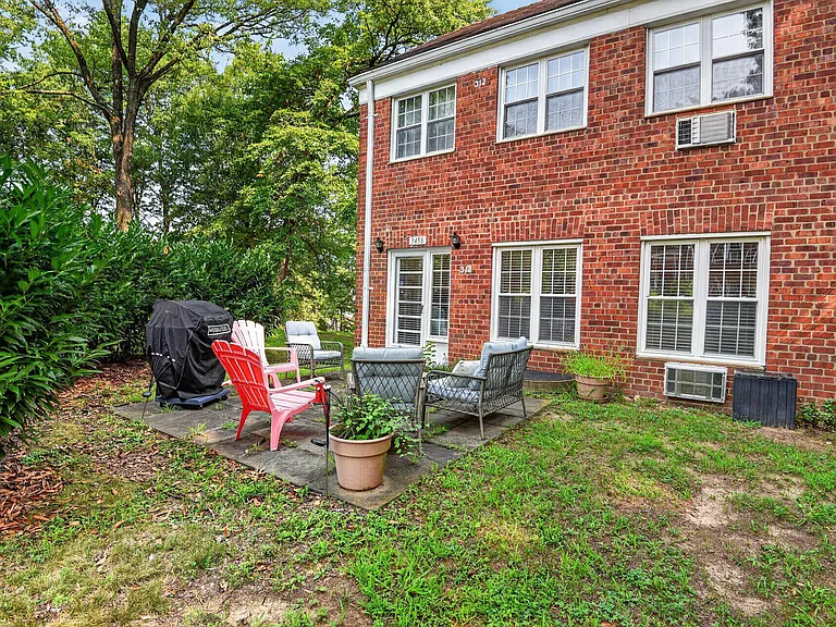 3458 Martha Custis Dr — Photo 4