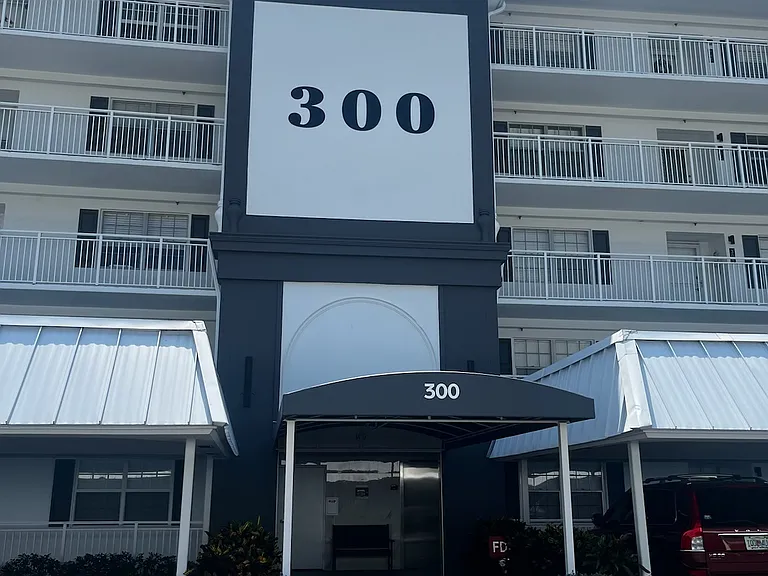300 John F Kennedy Dr #101 — Photo 3