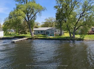 33 Peats Point Ln, Prince Edward County, ON K8N4Z7