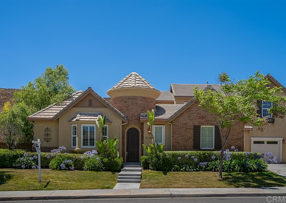 1st image of 626 Overlook Pl