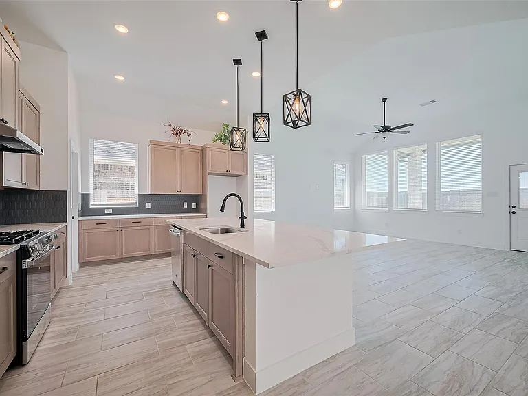 3328 Voda Bend Dr — Photo 17
