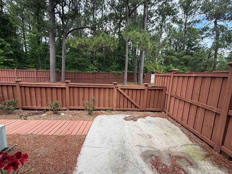 7759 Marymount Dr — Photo 18