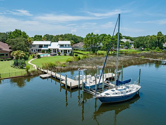 2nd image of 128 Indian Bayou Dr