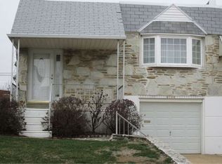 9734 Evans St, Philadelphia, PA 19115