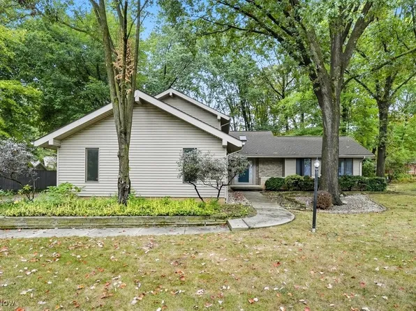 635 Inverness Rd, Akron, OH 44313