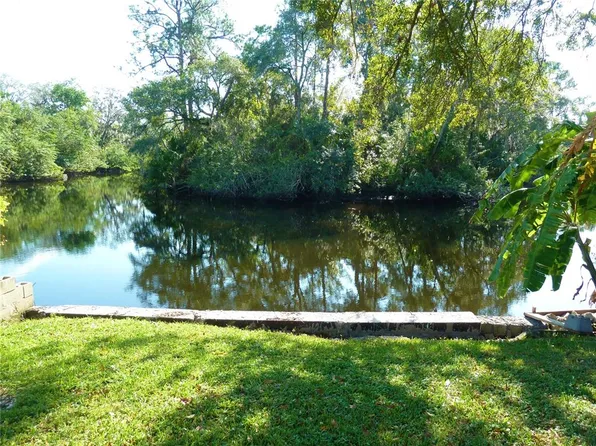 8708 Mayflower Rd, Tampa, FL 33615