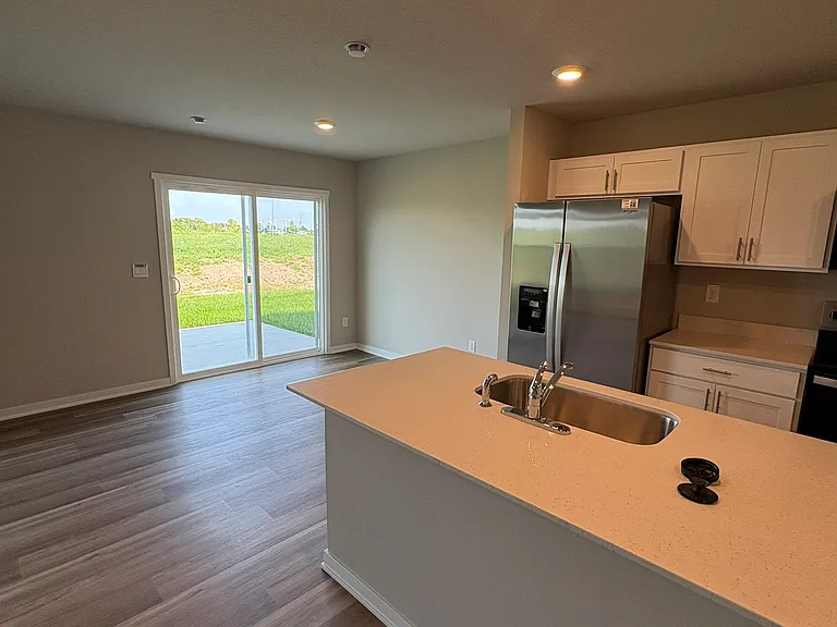 1069 Daisy Ln #1 — Photo 6