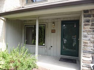 261 Hampshire Dr, Plainsboro, NJ 08536