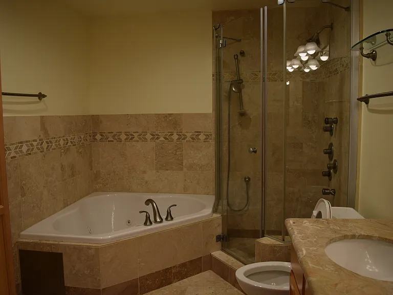 4450 Cedarglen Ct — Photo 16