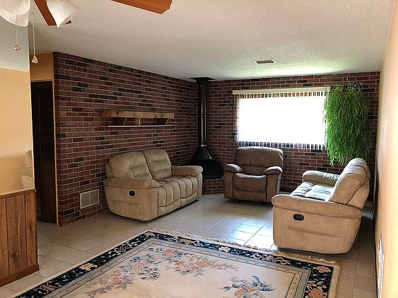 2nd image of 662 Branch Dr