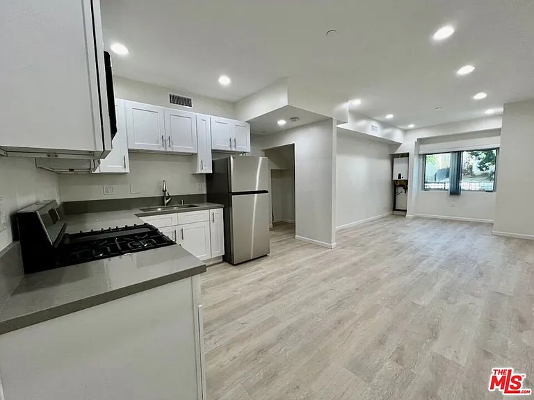 1409 N Hobart Blvd #101 — Photo 7