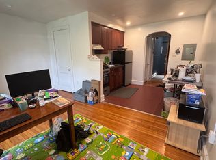 211 N 36th St #3F, Philadelphia, PA 19104