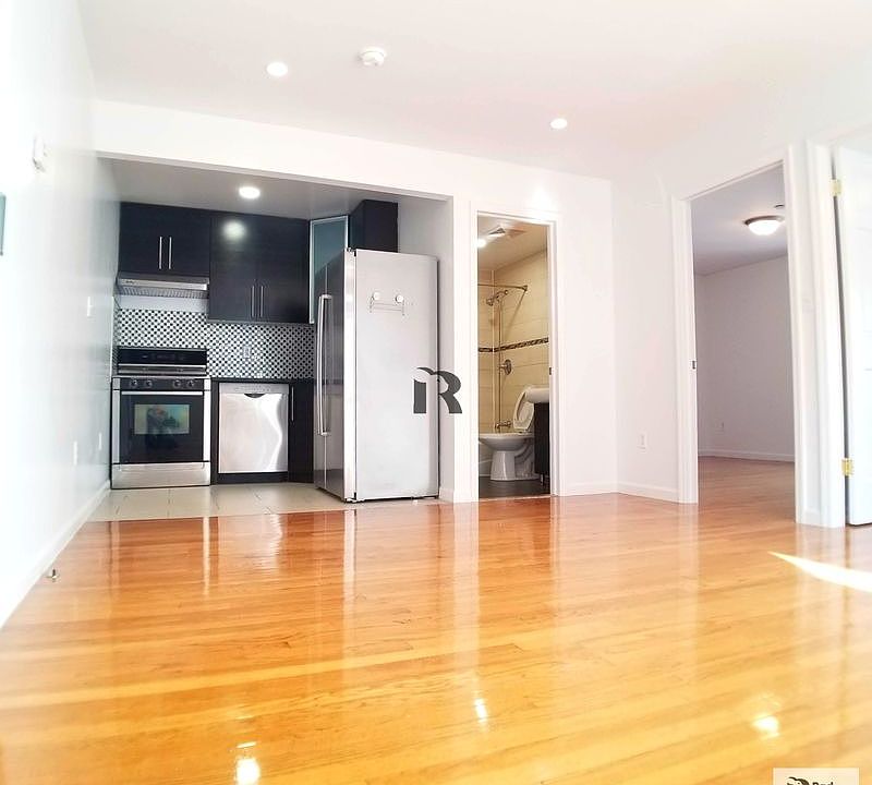 1st image of 161 Jefferson St #2D