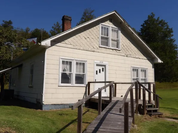 236 Brooks Conley Rd, Staffordsville, KY 41256
