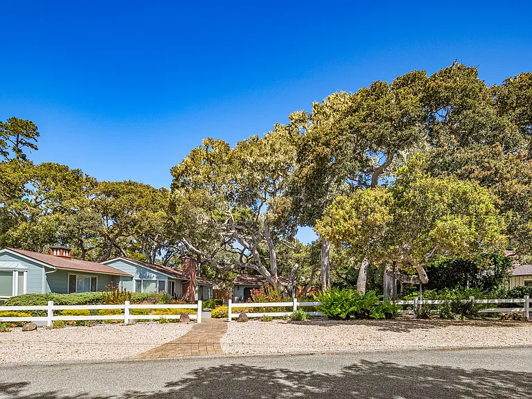 1087 Lariat Ln — Photo 38