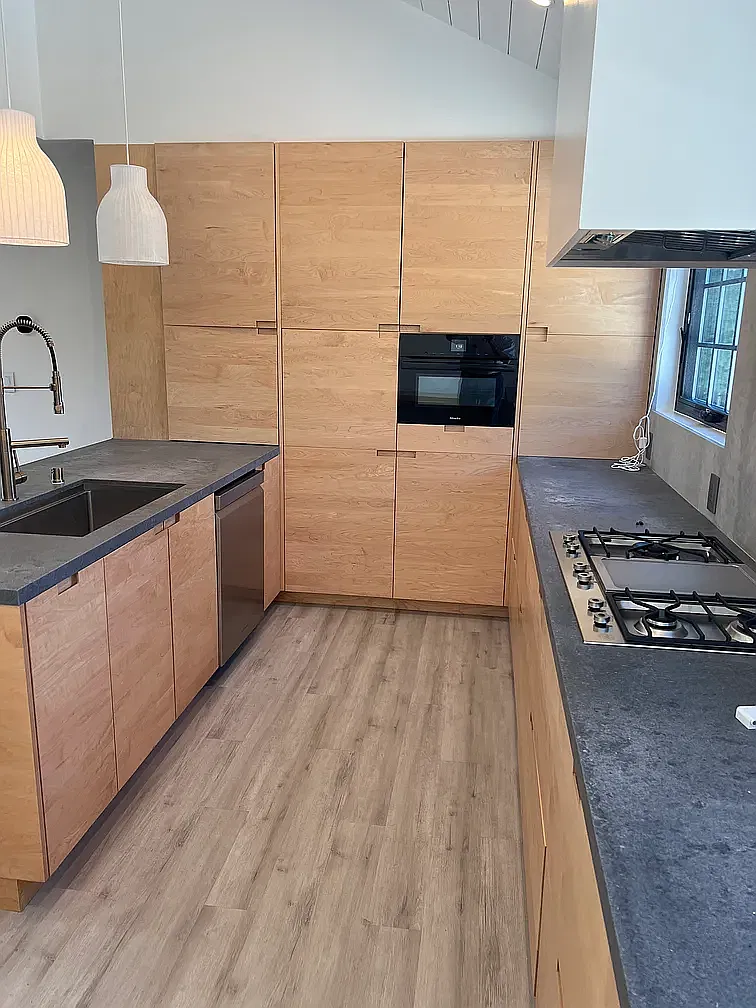 3 bed, 1230 sqft, $5,200 — Photo 3