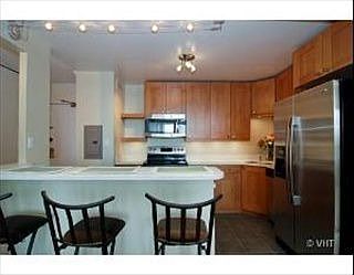 3rd image of 3930 N Pine Grove Ave APT 2014