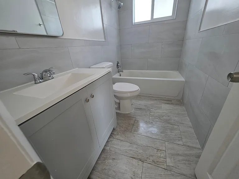Beezy - 1751 NE 31 St — Photo 12