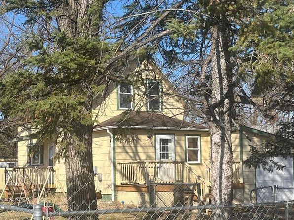 101 2nd St N, Karlstad, MN 56732