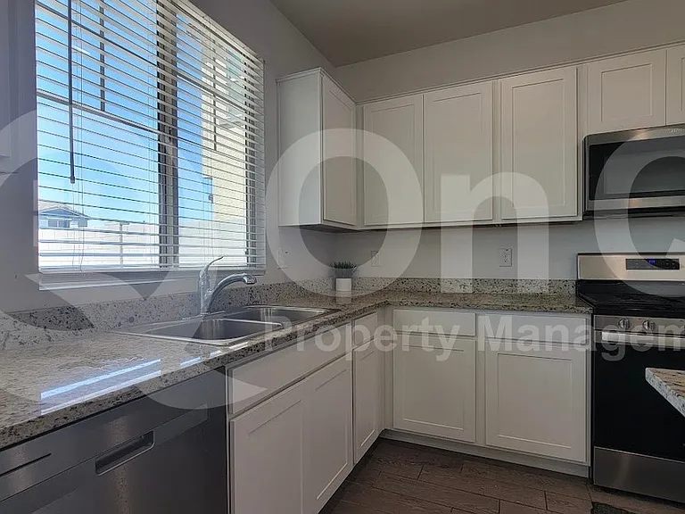 10838 W Marguerite Ave — Photo 5